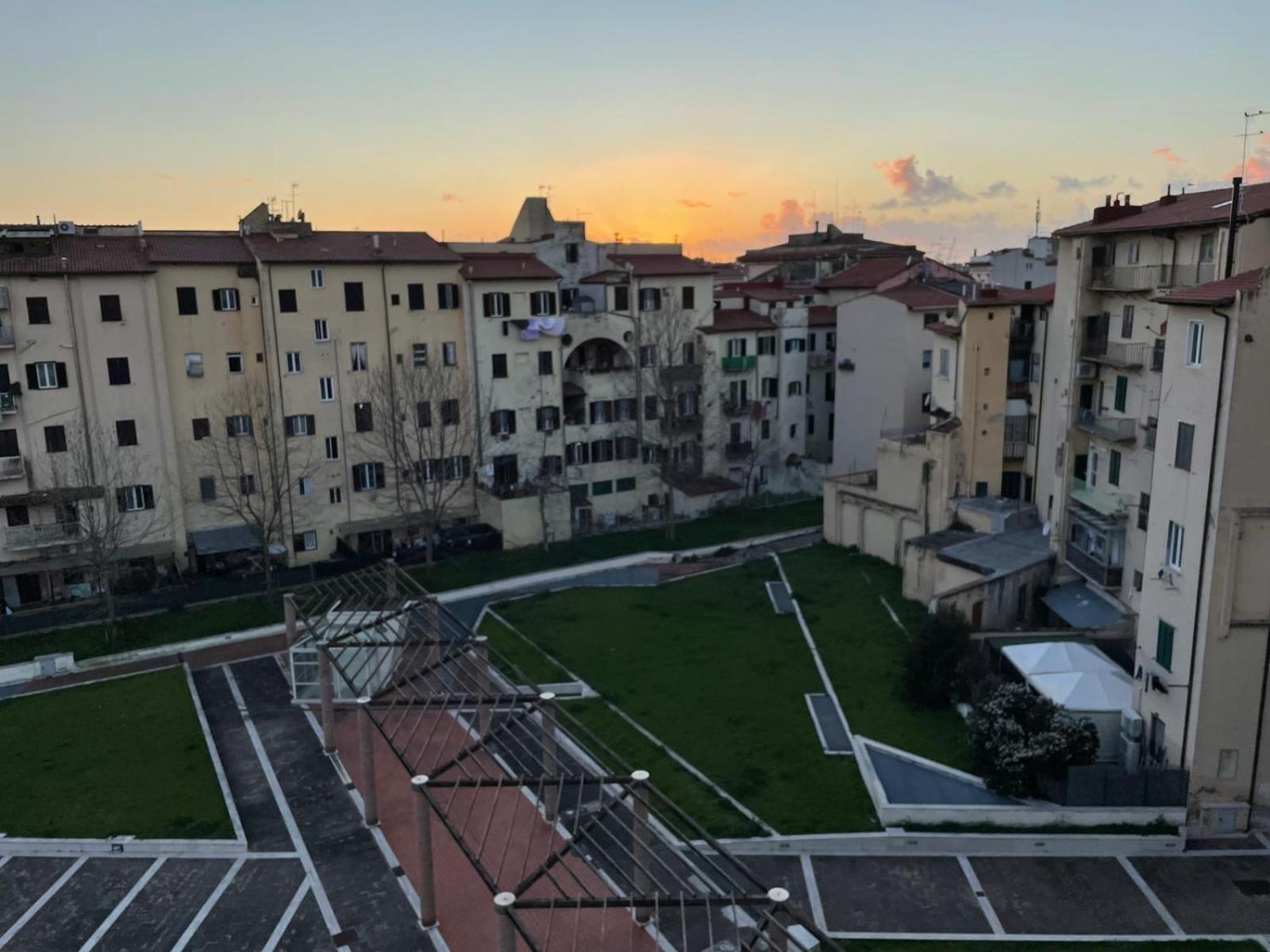 Centro Citta Con Le Comodita Livorno Exterior foto